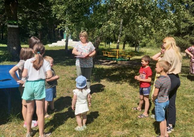 В Троицком СДК прошла экологическая игра &quot;Берегите природу&quot;, с участием кандидата в депутаты Селиванкиной Н.А..