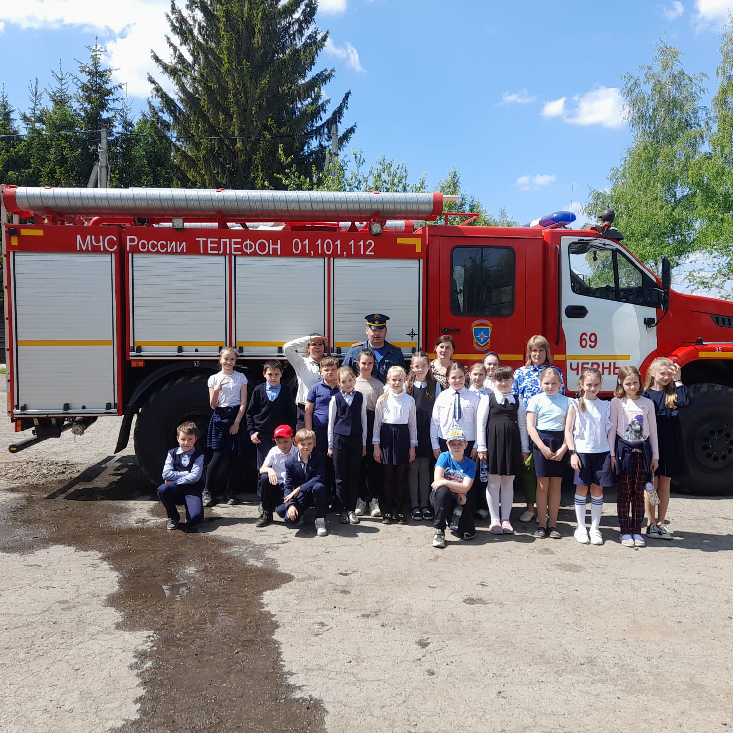 Ученики начальной школы «Росинка» п. Чернь побывали на экскурсии в пожарно-спасательной части № 69..