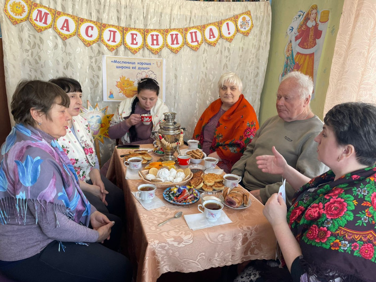 В рамках проекта «Тульское долголетие» культработники поселка Красный Путь провели масленичные посиделки «Масленица хороша- широка ее душа»..