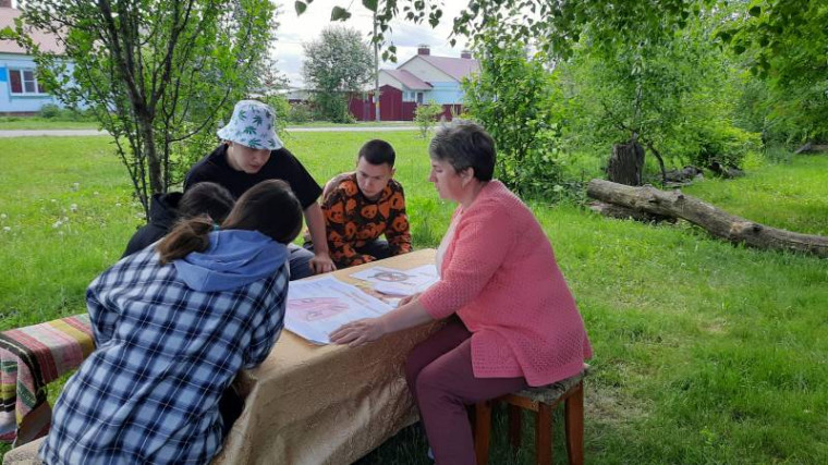 Работники культуры посёлка Красный Путь провели профилактическую беседу по пропаганде отказа от курения "Мы за жизнь без табака!".. Работники культуры посёлка Красный Путь провели профилактическую беседу по пропаганде отказа от курения "Мы за жизнь без табака!"..